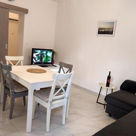 Deluxe Apartment Joia With Balcony On The Beach Bacvice, Free Parking, Old Town, Near Ferry Port スプリト エクステリア 写真