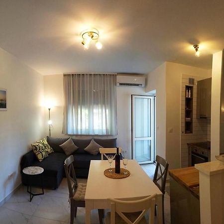 Deluxe Apartment Joia With Balcony On The Beach Bacvice, Free Parking, Old Town, Near Ferry Port スプリト エクステリア 写真